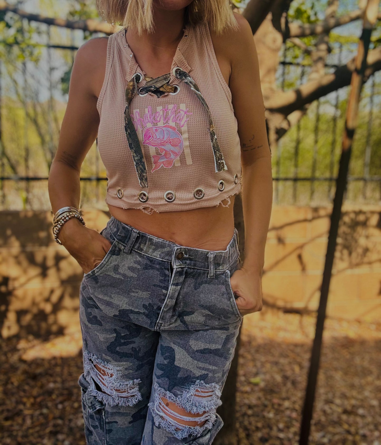 HMT-SHAKE that bass + HEAVY METAL CROP TANK size SMALL