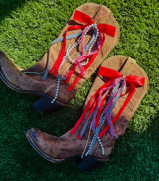 BB- red and black BOOT BOWS