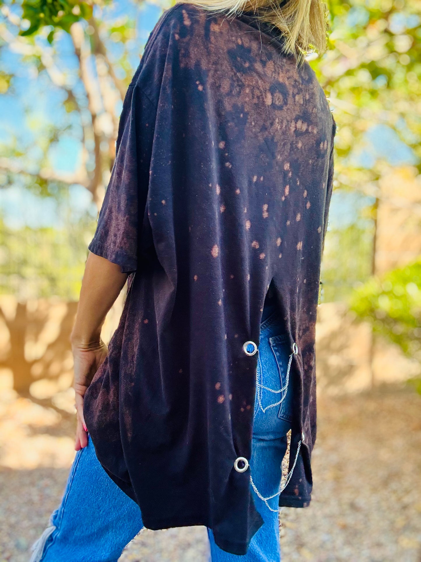 TEE-RHINE….STONED band babe   - slit back chain work rhinestoned collar rhinestones DAD TEE 2XL