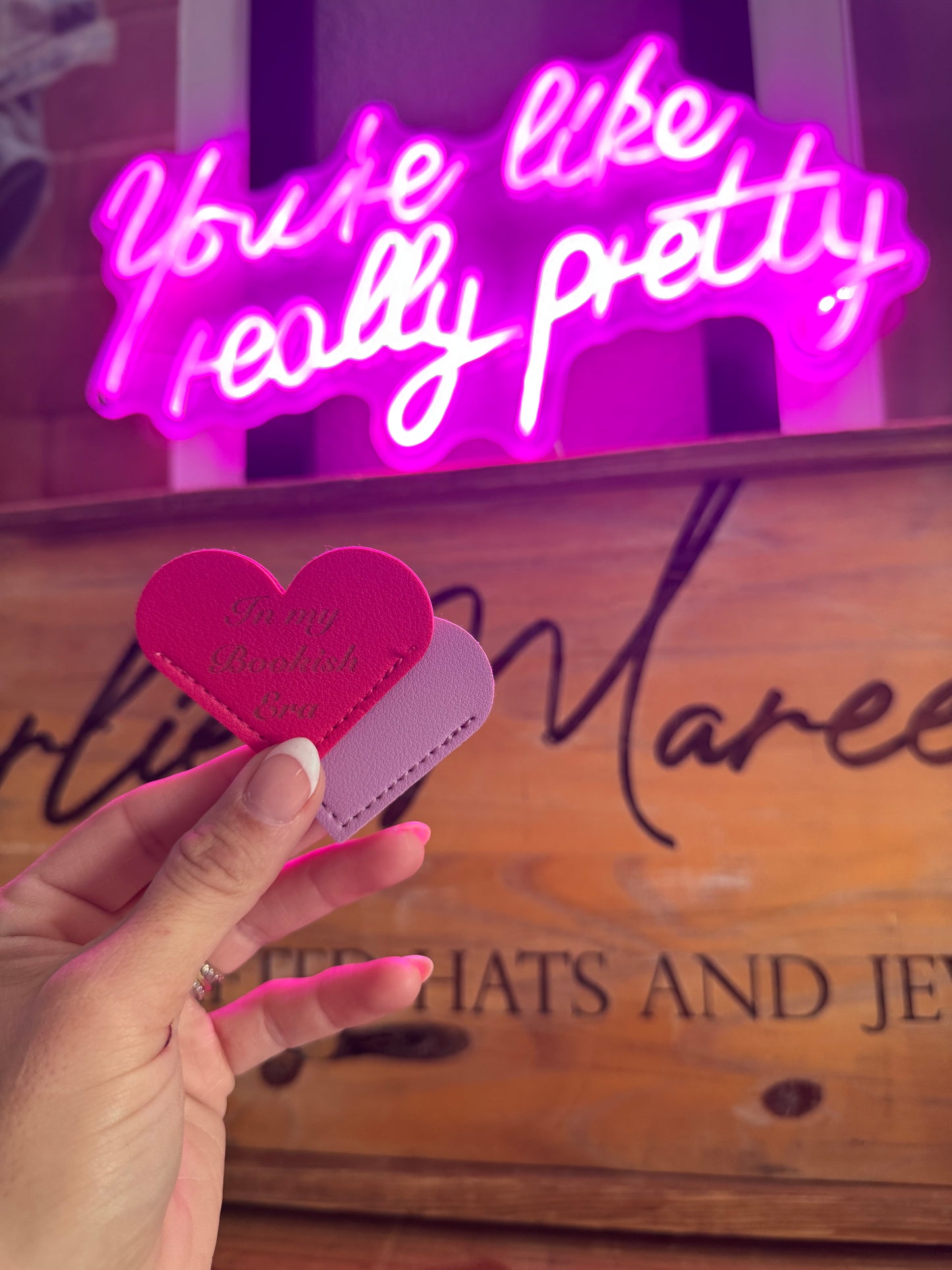 BCJ-Mystery Pick-Heart leather corner bookmark