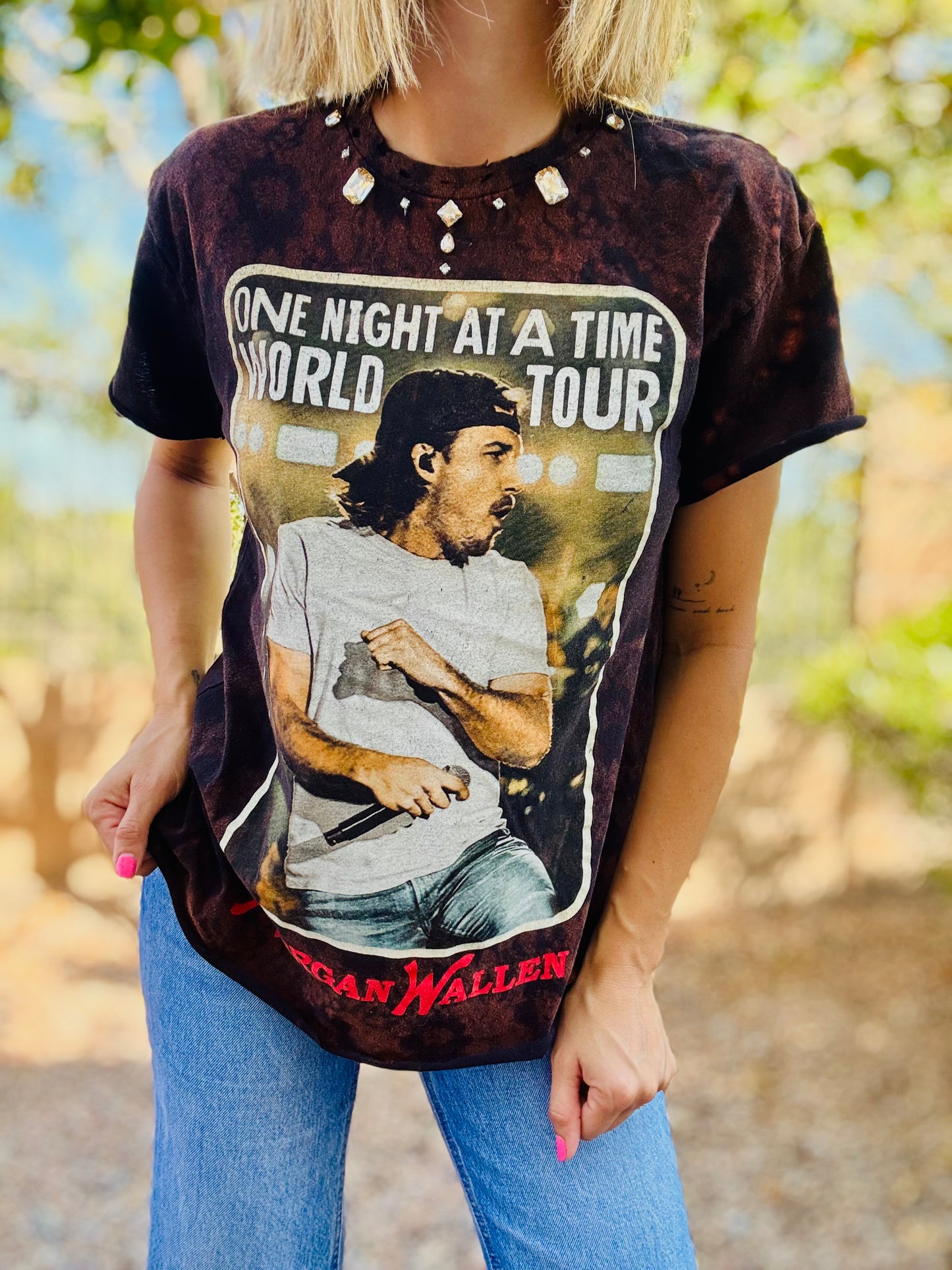 TEE-RHINESTONE Morgan   - slit back chain work rhinestoned collar rhinestones DAD TEE MEDIUM