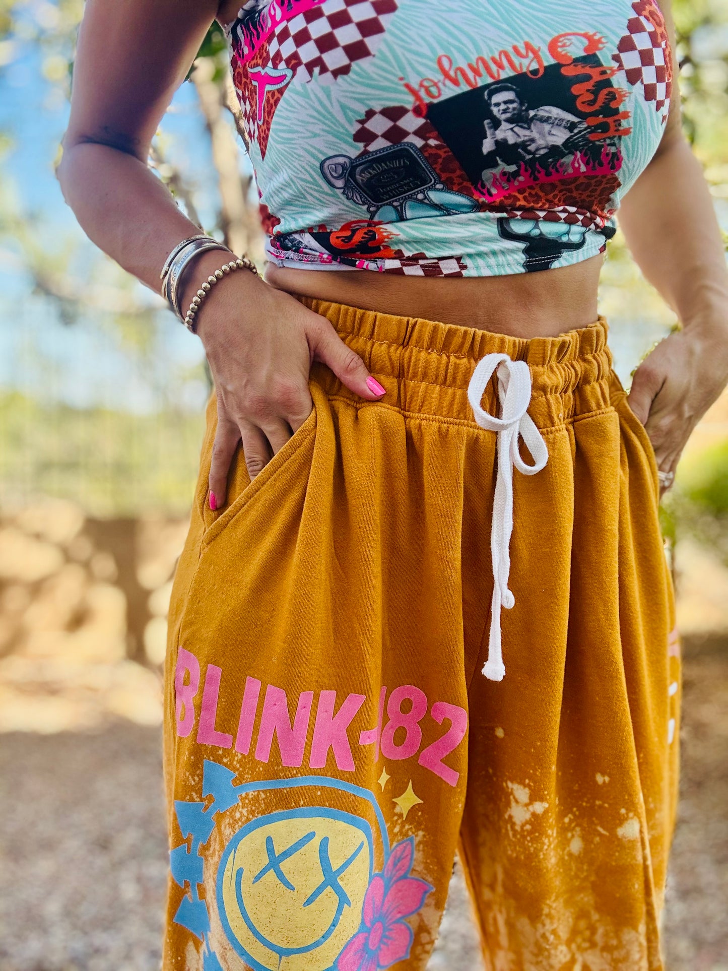 CD-SWEATPANTs waves and band babe smileys - lace vintage wash+ WOMENS XL elastic brand waist with adjust pull string cinch joggers with pockets
