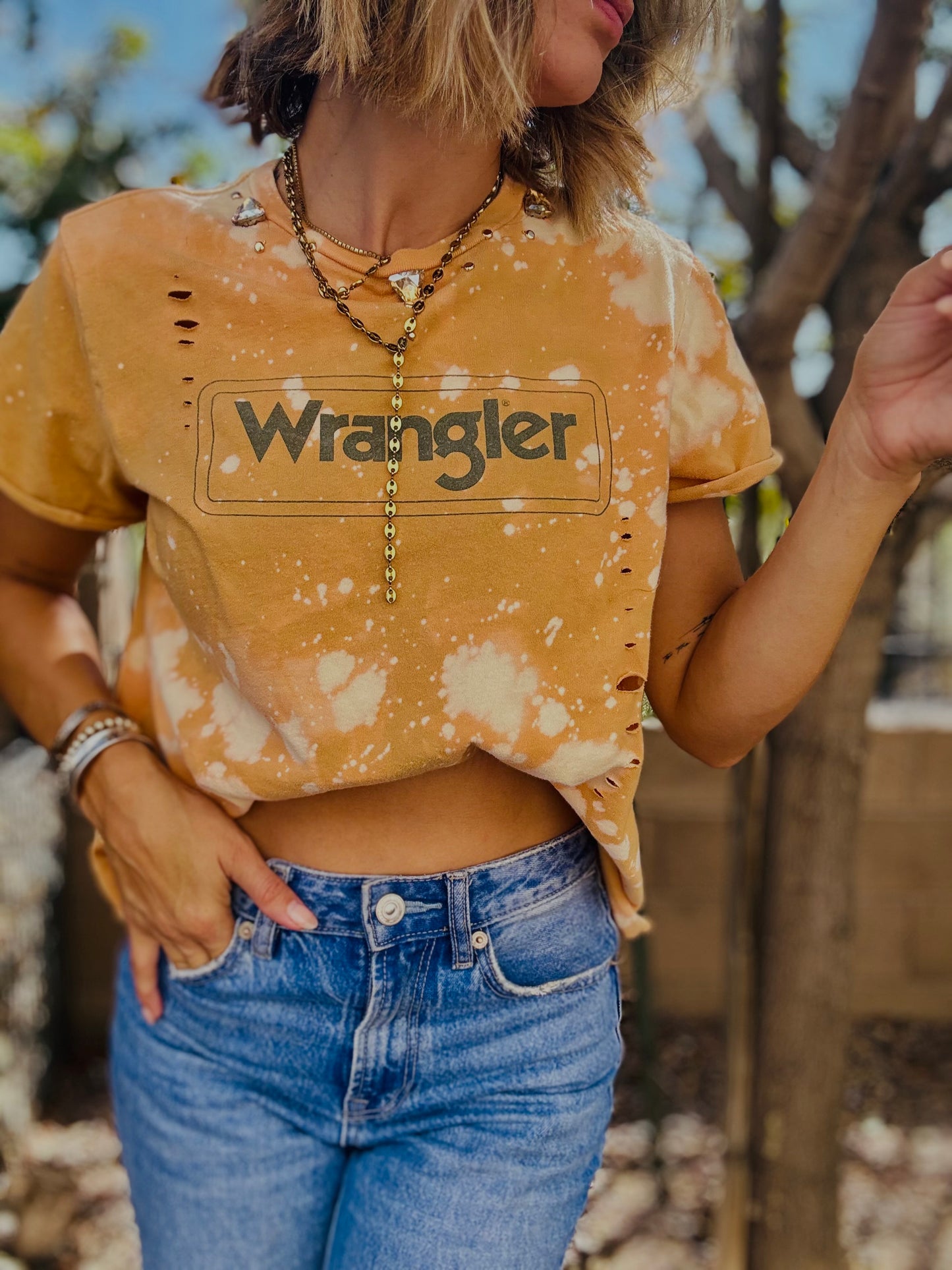 TEE-sunshine yellow cowgirl BEADED COLLAR VINTAGE GREY +DAD TEE small  fits XS cropped