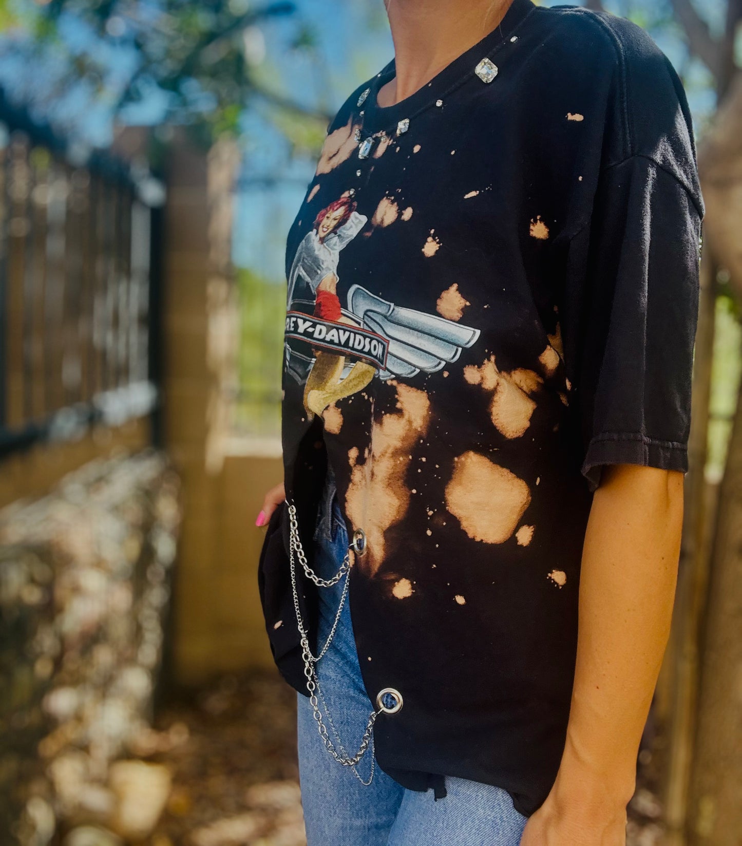 TEE-rhinestones vintage pin up wings bike babe - DAD TEE slit front chain work rhinestones collar LARGE