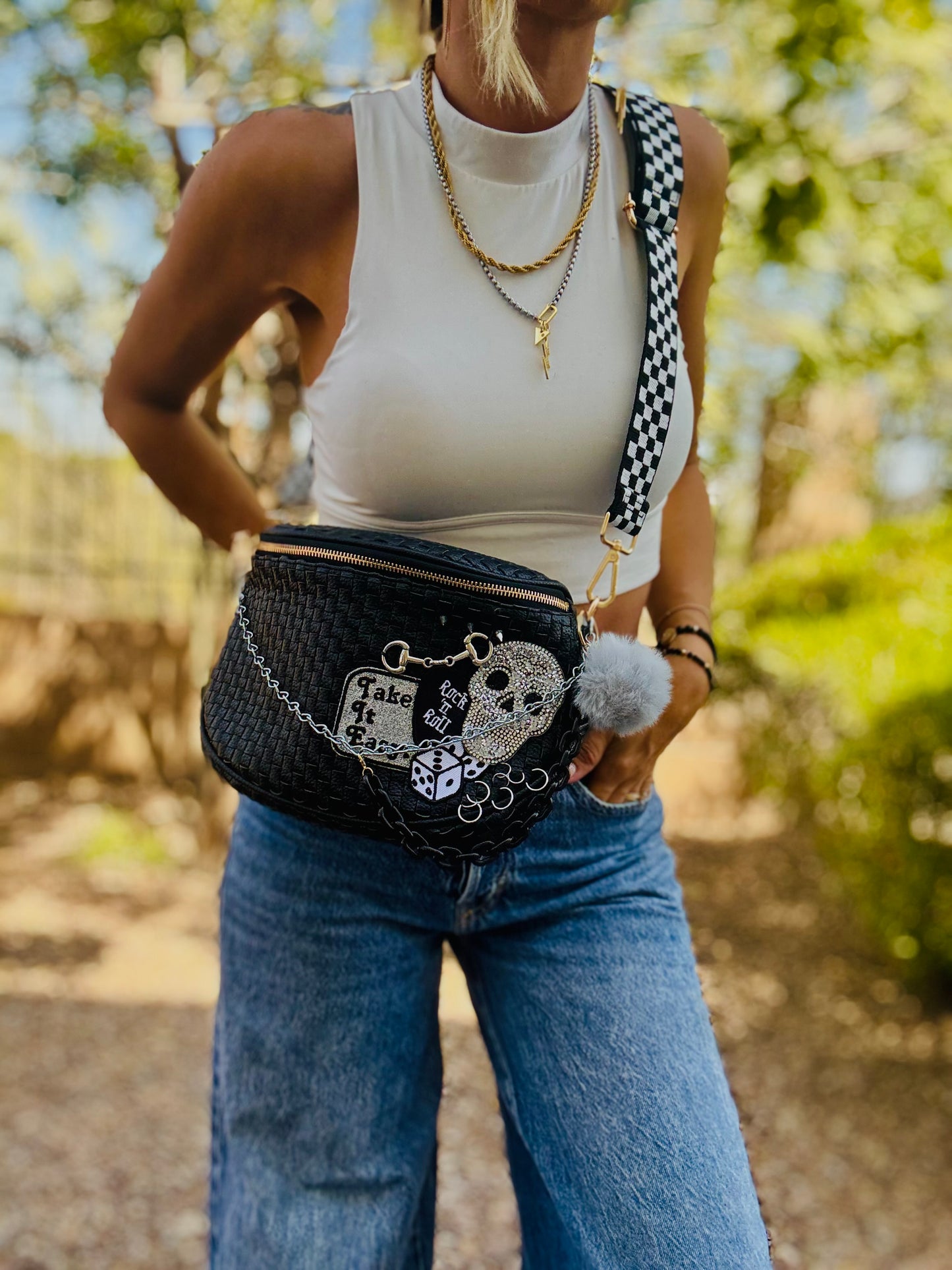 UM- TAKE IT EASY BLACK AND SKULL with checkered strap  + XL PHOENIX